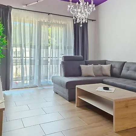 3 Bedroom In Apartment