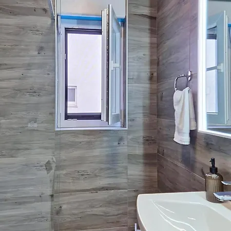3 Bedroom In * Obrovac