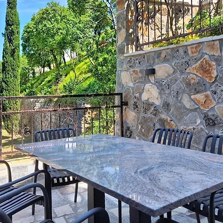 Apartment 3 Bedroom In *